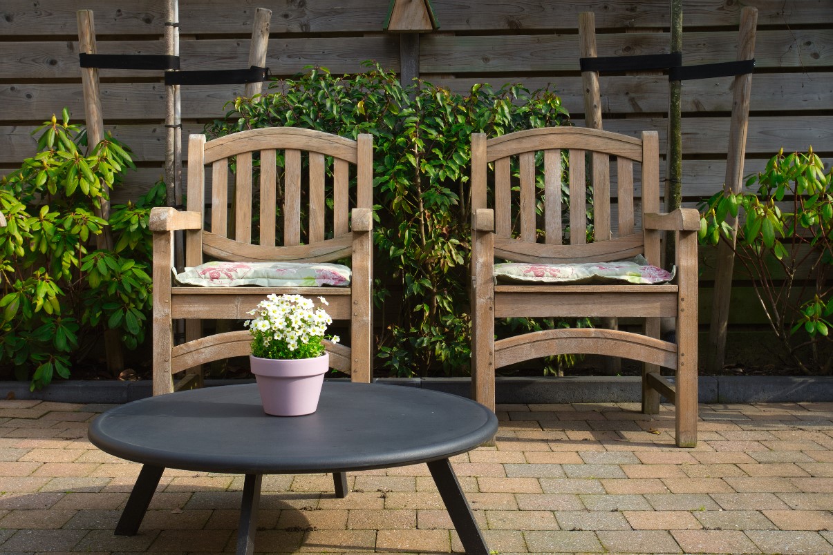 Fotele ogrodowe – jakie wybrać i gdzie je ustawić?