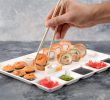 Jak jeść sushi? Jak obsługiwać się pałeczkami?