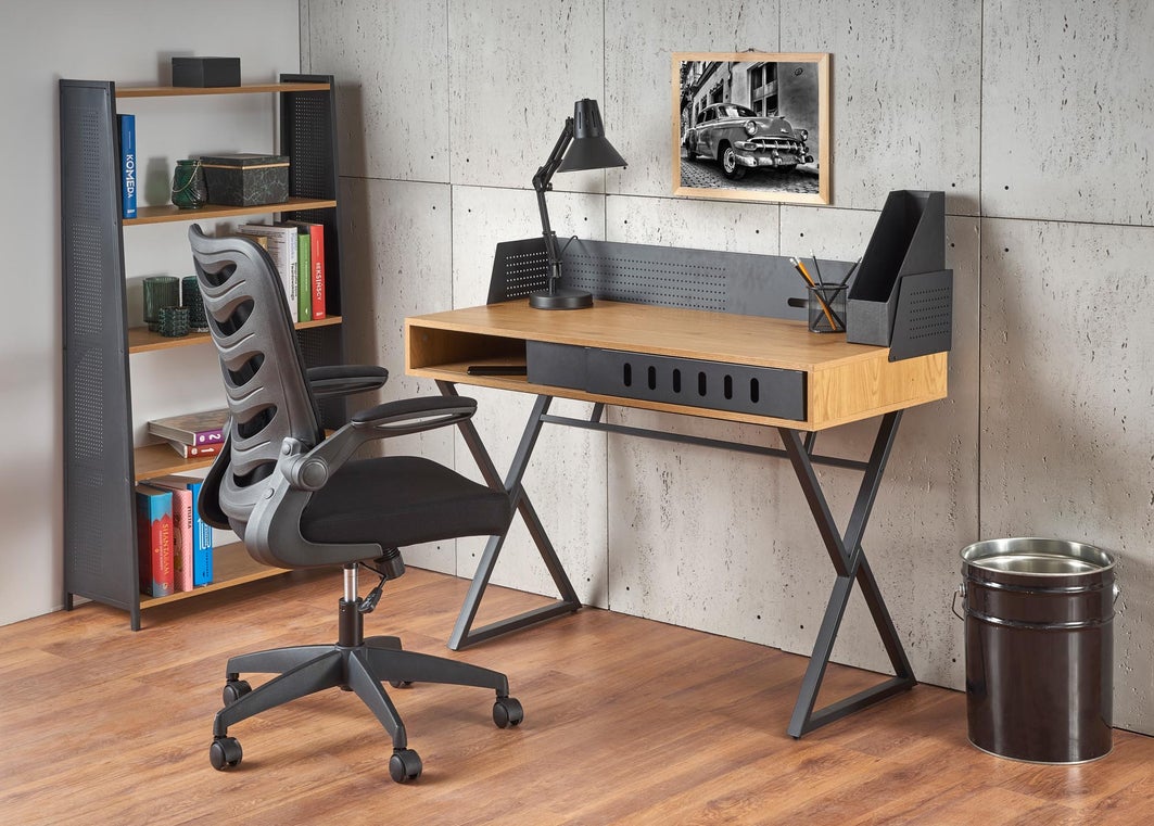 Sekretarzyk czy biurko? Co lepiej sprawdzi się w domowym gabinecie?