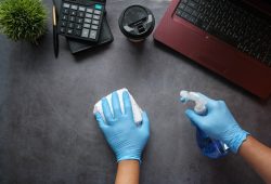 Jak zadbać o środki czyszczące w biurowcu?