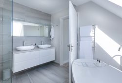 Jak wybrać idealne akcesoria metalowe do łazienki zapewniające trwałość i styl