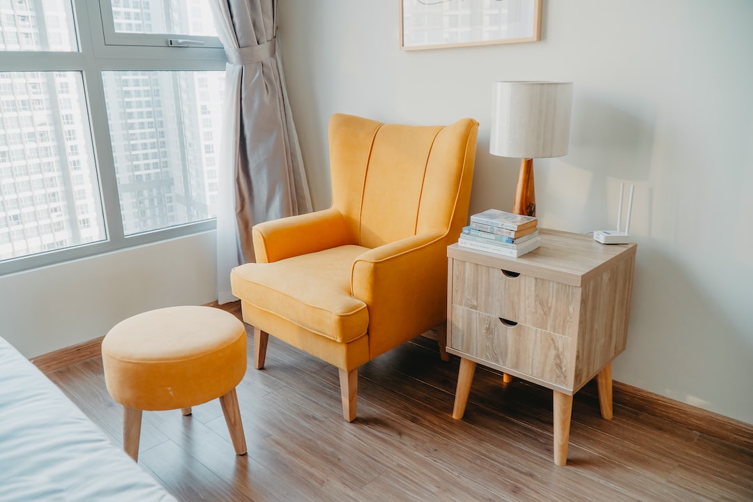Jak wybrać idealne siedzisko do przestrzeni wypoczynkowej: Przewodnik po materiałach, kolorach i stylach