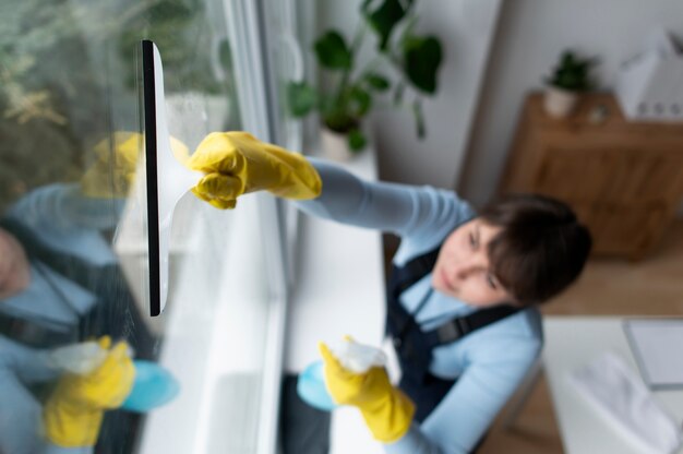 Czy domowe metody na brudne okna są skuteczne? Analiza popularnych sposobów